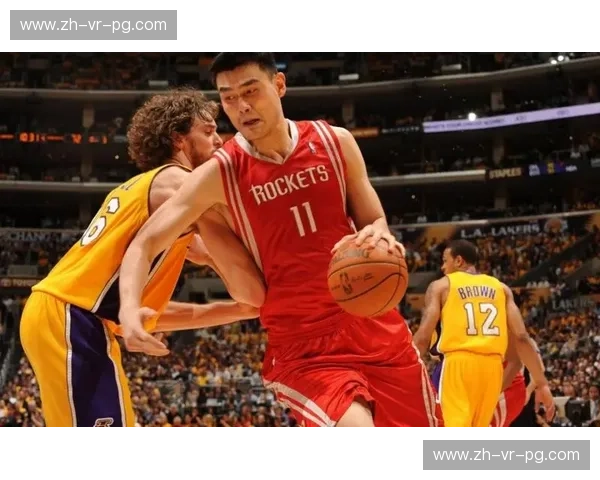 红色巨人的图腾:当姚明遇上湖人,那段被时光铭刻的巅峰战事 红色巨人的图腾:当姚明遇上湖人,那段被时光铭刻的巅峰战事